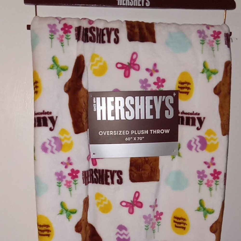 Hershey's Oversized Easter Plush Throw 🐇🐇🐇🐇🐇 60 x 70